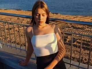 nude webcam SuziBarringer