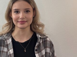 topless webcamgirl TanyaPanah