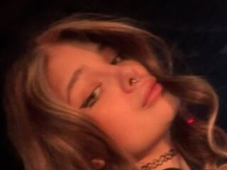 sexy webcamgirl ViolaKerelina